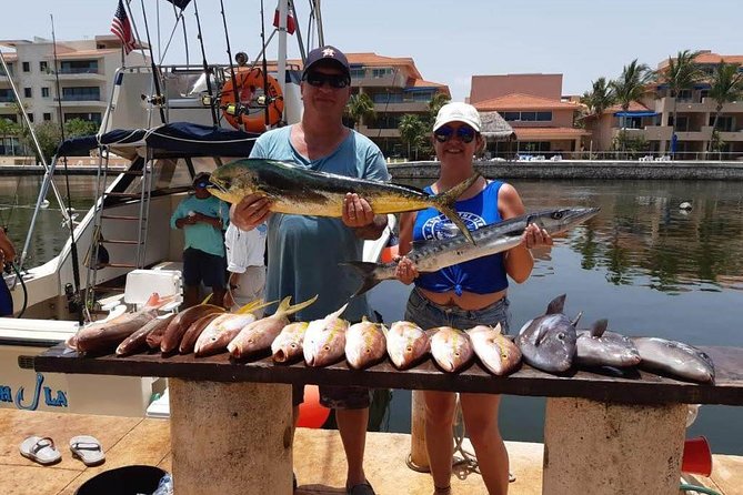 Private Fishing Tour in Yacht Playa del Carmen - What the four-hour schedule feels like