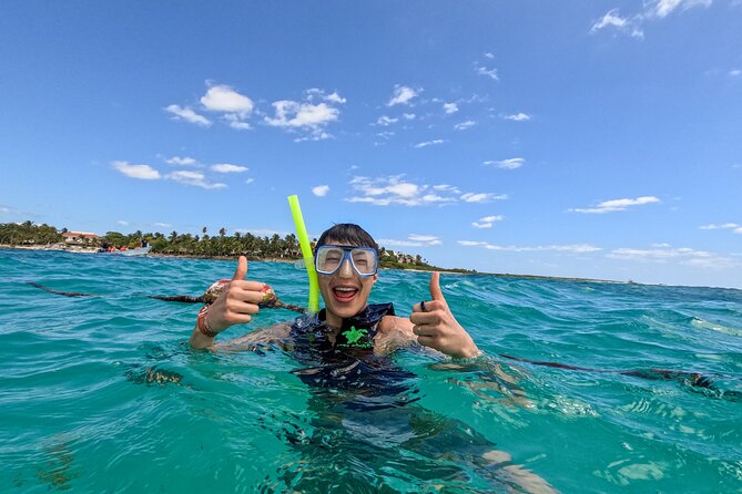 "Private snorkeling with turtles in Akumal + Photos included" - What the price represents