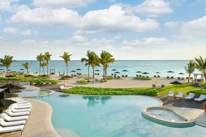Private Transfer: Playa del Carmen to Cancun Airport CUN by SUV - The odd meeting-point wording