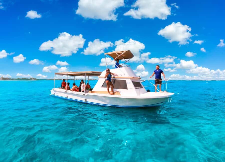 Puerto Morelos: National Reef Park Snorkeling & Beach Lunch - Sun, cameras, and reef protection rules