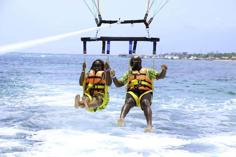 Riviera Maya: Parasailing Tour with Beach Club Access - What the 12-minute flight feels like