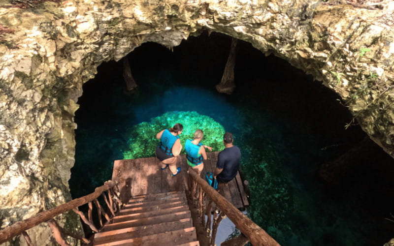 Riviera Maya: Tulum Ruins Tour, Turtle Swimming, Cenotes, and Lunch. - Tulum before the heat builds