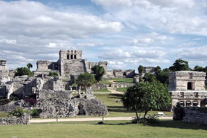 Round-trip Private Transfer Cancun Airport to TULUM Downtown - Where you should be careful
