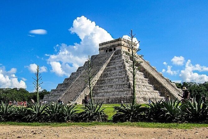Small group tour to Chichen Itza early access + Cenote + Ekbalam - What the $143.06 price really covers
