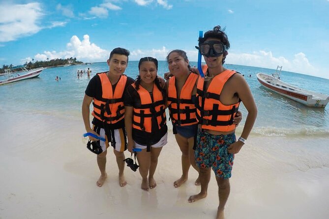 Tour to swim with turtles - The marine life goes beyond sea turtles