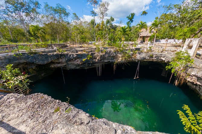 TULUM 4x1: Archaeological Zone, COBA, Cenote, 5th Avenue and lunch. - Tulum: coastal Maya ruins with a short visit
