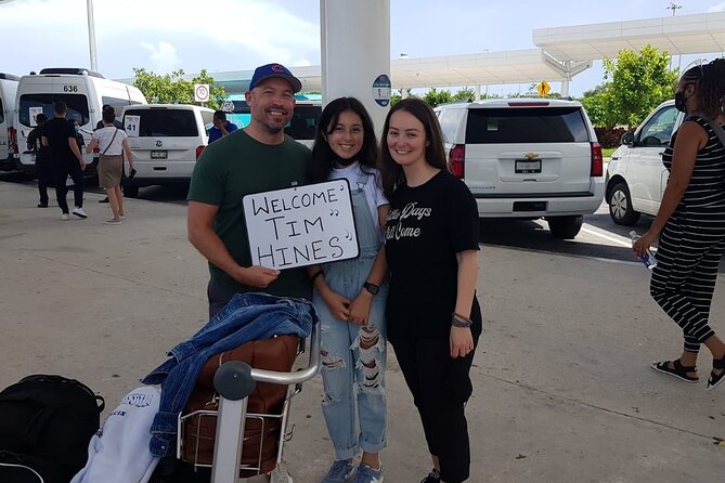Tulum Airport to Downtown Tulum(Centro/Veleta/Aldea Zama)-One Way - Meeting your driver at Gates 4 or 5