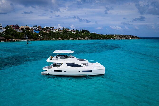 Tulum All Inclusive DJ Party – 51' Leopard PowerCat 4h - The crew and service style