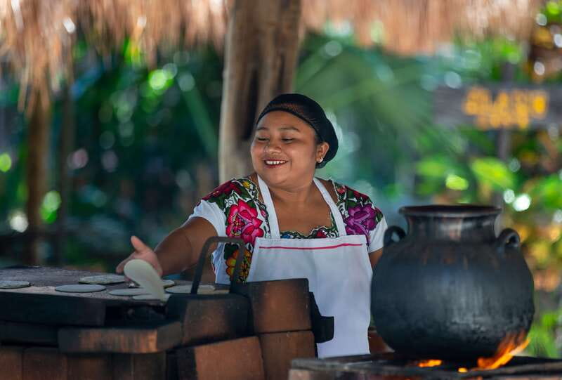 Tulum: Cenote Trail Bike Tour - What the guides add to the ride
