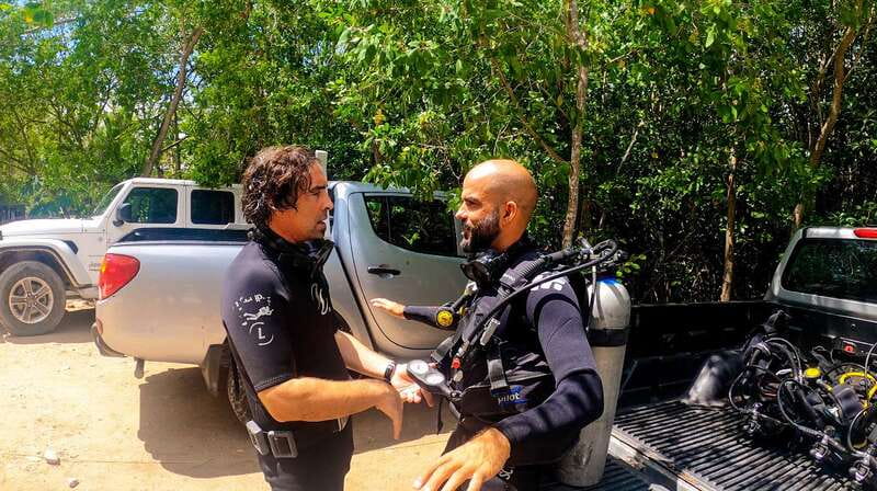 Tulum : Dos Ojos cenote 2 scuba dives (certified divers) - What the $199 price includes