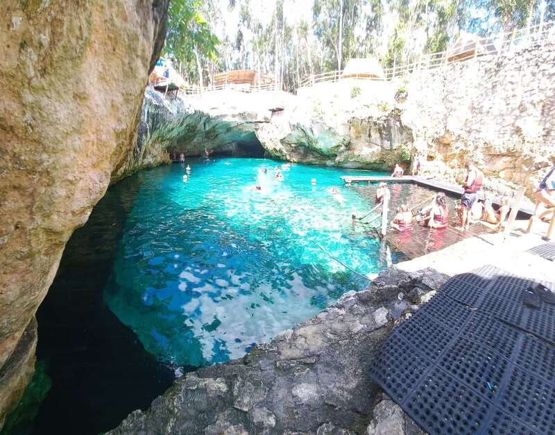 Tulum Plus tour de un dia con visita a cenote y Ahau - What the guides and group experience can be like