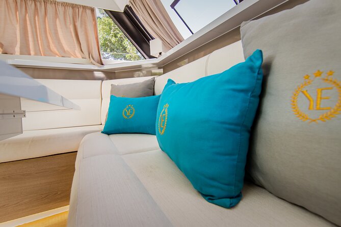 Tulum: Romantic Dinner on 34' Aventura Catamaran – All Inclusive - The crew can make or break a private evening